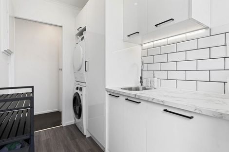 Photo of property in 46b Captain Scott Road, Glen Eden, Auckland, 0602