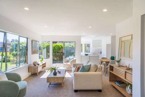 Photo of property in 19 The Grove, Red Beach, 0932