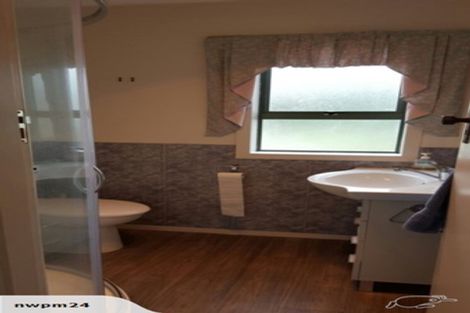 Photo of property in 4 Second Avenue, Glenbrook, Waiuku, 2681