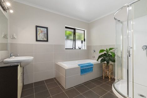 Photo of property in 16 Ludlow Place, Pukekohe, 2120