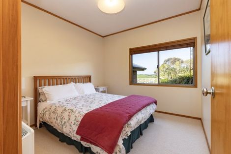 Photo of property in 457 Kiwitahi Road, Helensville, 0875