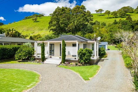Photo of property in 6 Regent Street, Whakapirau, Maungaturoto, 0583