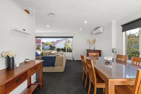 Photo of property in 5 Wilton Row, Taradale, Napier, 4112