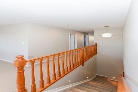 Photo of property in 76 Medallion Drive, Oteha, Auckland, 0632