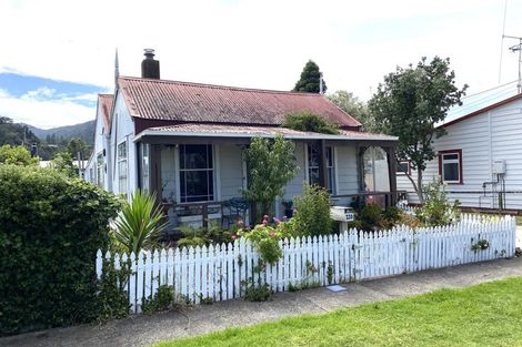 Photo of property in 627 Queen Sh25 Street, Thames, 3500