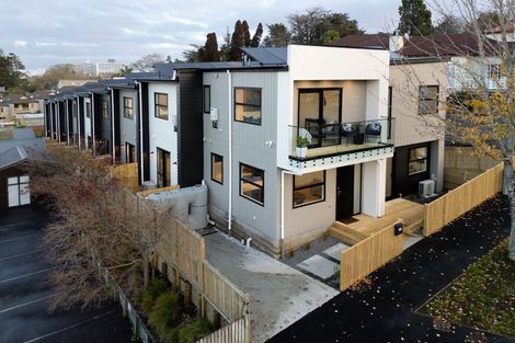 Photo of property in 1/143 Clarence Street, Riccarton, Christchurch, 8011