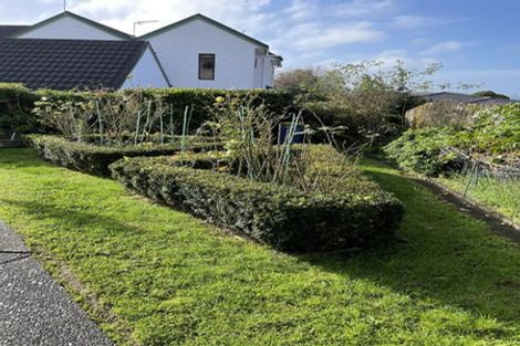 Photo of property in 2/24 Cherub Place, West Harbour, Auckland, 0618