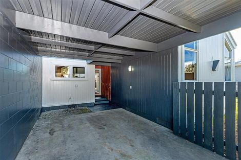 Photo of property in 28 De Lautour Road, Inner Kaiti, Gisborne, 4010