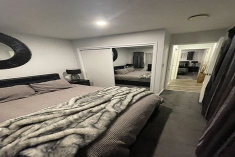 Photo of property in 76 Te Atatu Road, Te Atatu South, Auckland, 0610