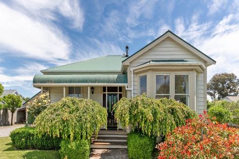 Photo of property in 98 Jellicoe Street, Martinborough, 5711