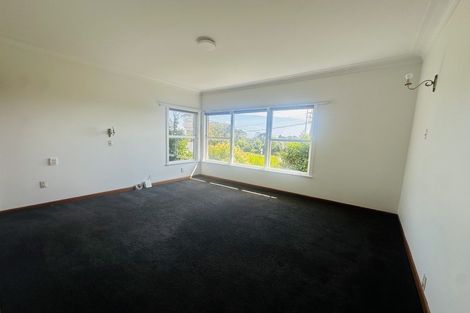 Photo of property in 314 East Coast Road, Forrest Hill, Auckland, 0620