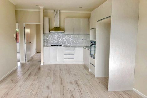 Photo of property in 22 Lisa Rise, Half Moon Bay, Auckland, 2012