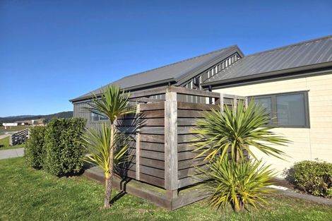 Photo of property in 2 Motutere Drive, Matarangi, 3592