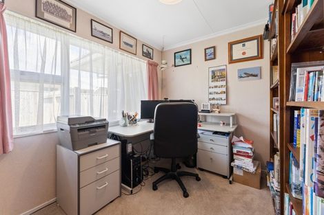 Photo of property in 51 John F Kennedy Drive, Milson, Palmerston North, 4414