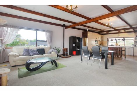 Photo of property in 1/52 Pupuke Road, Hillcrest, Auckland, 0627