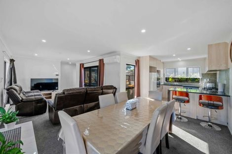 Photo of property in 8a Martin Road, Manurewa, Auckland, 2102