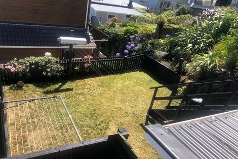 Photo of property in 70 Melbourne Road, Island Bay, Wellington, 6023