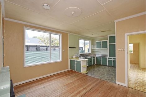 Photo of property in 10 Bridge Street, Tuatapere, 9620