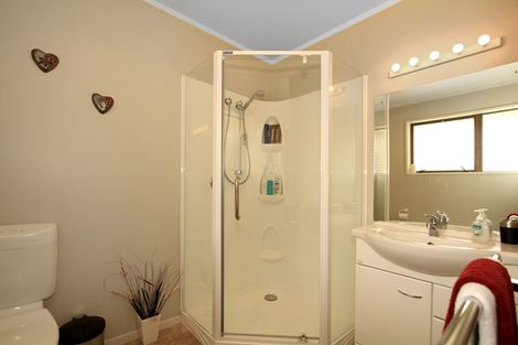 Photo of property in 34 Waikite Road, Welcome Bay, Tauranga, 3112