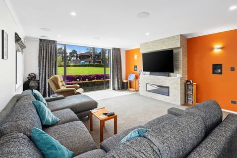 Photo of property in 27 Lorikeet Place, Unsworth Heights, Auckland, 0632