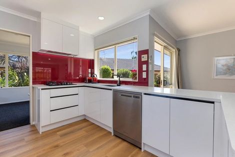 Photo of property in 39 Blackwood Drive, Wattle Downs, Auckland, 2103