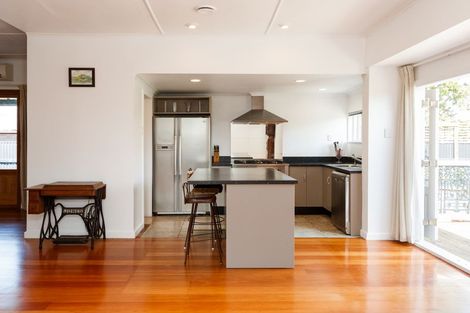 Photo of property in 231 College Street, West End, Palmerston North, 4412