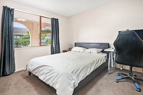 Photo of property in 152 Sawyers Arms Road, Northcote, Christchurch, 8052
