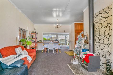 Photo of property in 366 Arapaepae Road South, Levin, 5571