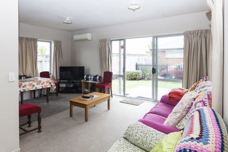 Photo of property in 4/4 Saint Peters Close, Woolston, Christchurch, 8062