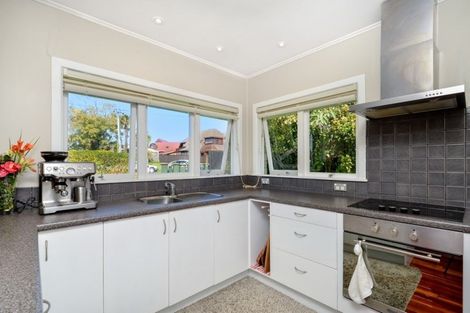 Photo of property in 1/13 Otakau Road, Milford, Auckland, 0620