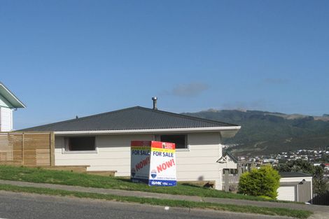 Photo of property in 14 Mapplebeck Street, Titahi Bay, Porirua, 5022