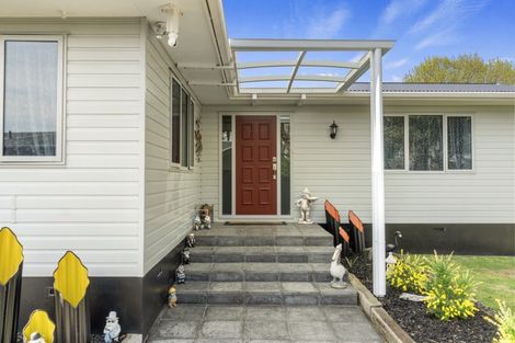 Photo of property in 74 Oakfield Crescent, Pukete, Hamilton, 3200