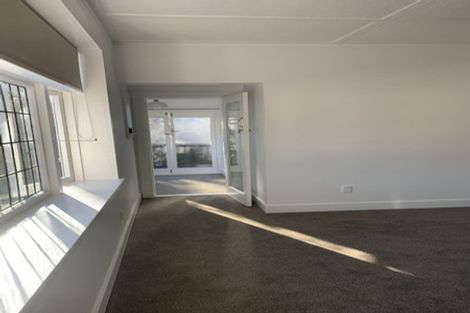 Photo of property in 70 Cutfield Road, New Plymouth, 4310