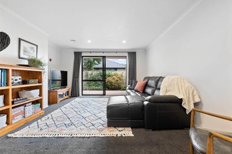 Photo of property in 4 Durmast Court, Cambridge, 3434