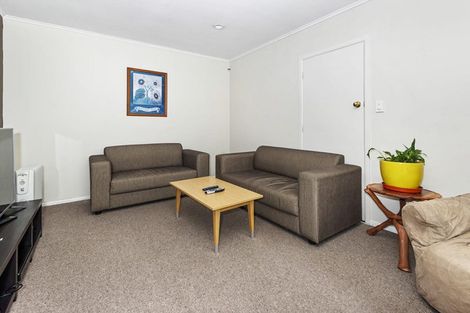 Photo of property in 20 Campbell Place, Papakura, 2110