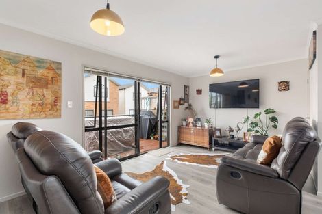 Photo of property in St Claire Village, 11/172 Mcleod Road, Te Atatu South, Auckland, 0610