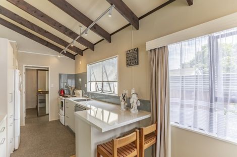 Photo of property in 2 Fergusson Avenue, Waipukurau, 4200