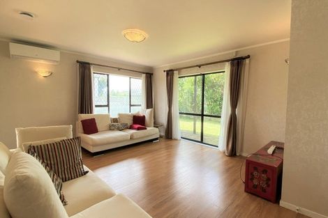 Photo of property in 16 Cherub Place, West Harbour, Auckland, 0618