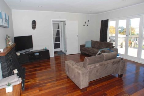 Photo of property in 2/46 Bond Crescent, Forrest Hill, Auckland, 0620