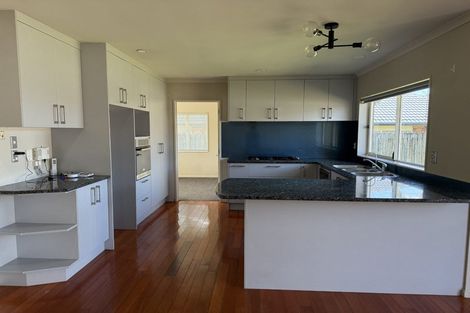 Photo of property in 12 Ballydonegan Rise, East Tamaki, Auckland, 2013