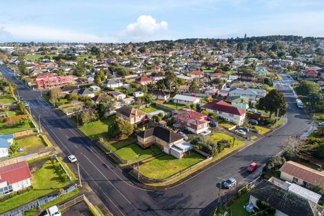 Photo of property in 2 Browning Street, Manurewa East, Auckland, 2102