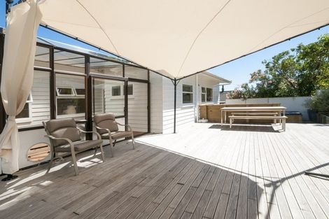 Photo of property in 2 Volkner Grove, Waterloo, Lower Hutt, 5011