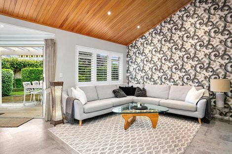 Photo of property in 6 Abergeldie Way, Cambridge, 3434