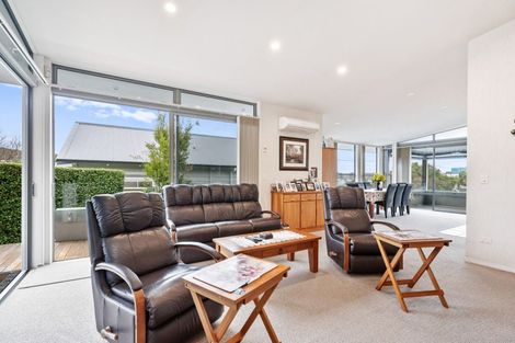 Photo of property in 1 Seaview Road, Whangarei, 0110
