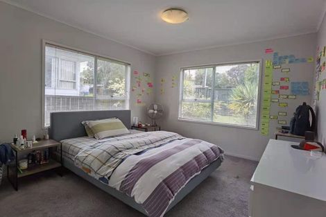 Photo of property in 35 Triangle Road, Massey, Auckland, 0614