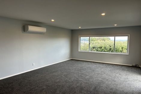 Photo of property in 2/73 Te Awakura Terrace, Mount Pleasant, Christchurch, 8081