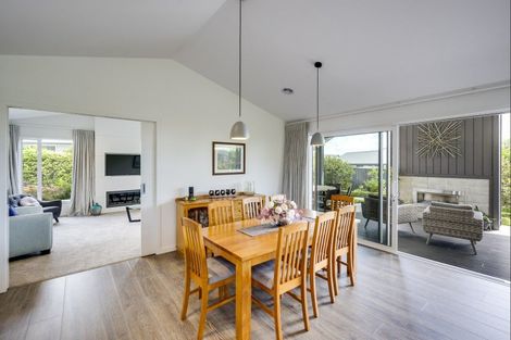 Photo of property in 62 Whakatomo Place, Havelock North, 4130