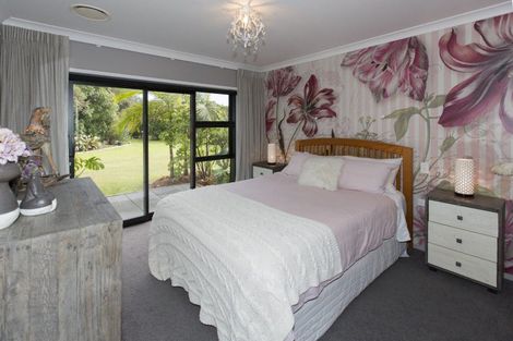 Photo of property in 36 Ripiro Drive, Baylys Beach, Dargaville, 0377