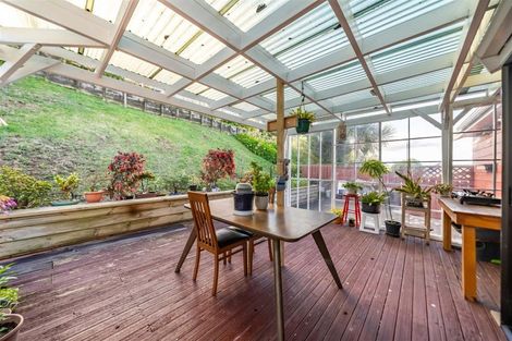 Photo of property in 10 Ordley Grove, Tawa, Wellington, 5028