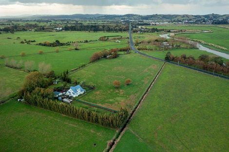 Photo of property in 2179 State Highway 16, Helensville, 0875